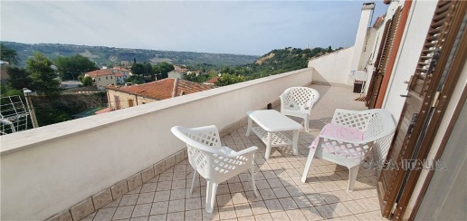 Foto Appartamento in Via FRISA 14, Lanciano di 134 m² con 5 locali