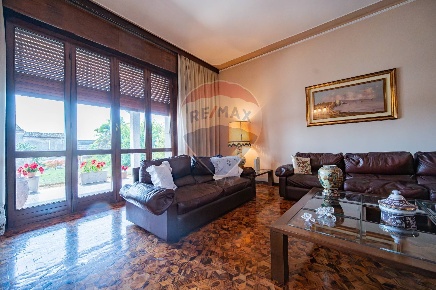 Foto Villa singola in VIA GUBERTE, Marcaria Campitello di 290 m² in vendita