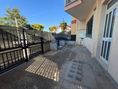 Foto Case semi ndipendenti a Monopoli Centro di 61 m² con 3 locali