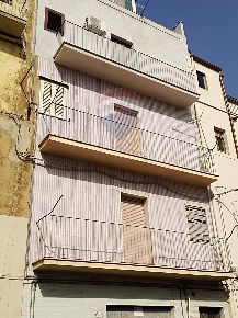 Foto Appartamento in via mauro, Caltagirone Centro di 70 m² con 4 locali