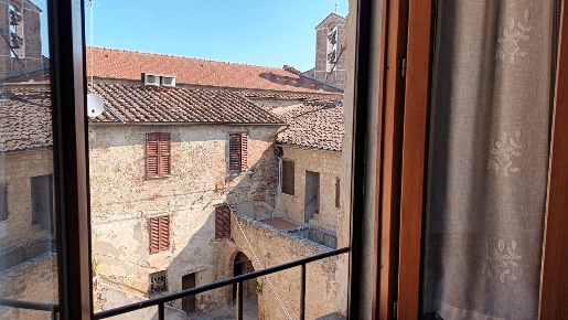 Foto Appartamento a Asciano di 95 m² con 6 locali in vendita
