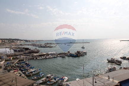 Foto Attico a Anzio Centro Storico di 115 m² con 4 locali in vendita