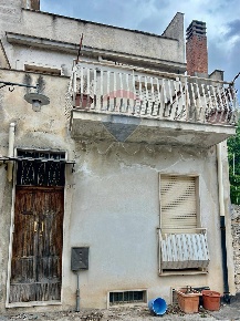 Foto Casa indipendente in VIA PETRARCA, Palazzolo Acreide Centro di 270 m²