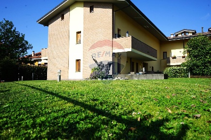 Foto Appartamento a Busnago di 104 m² con 3 locali in vendita