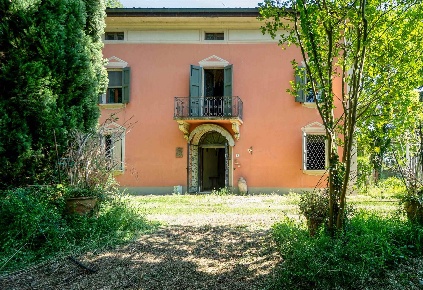 Foto Villa unifamiliare a Budrio Centro di 950 m² con 17 locali in vendita
