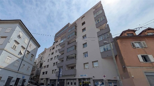 Foto Appartamento a Trieste San Giacomo di 100 m² con 3 locali in vendita