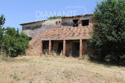 Foto Rustico a Marsciano Centro di 585 m² con 10 locali in vendita
