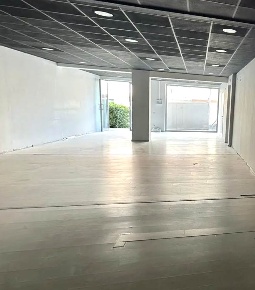 Foto Locale commerciale in Via San Paolo Bel Sito 65, Nola Centro di 140 m²