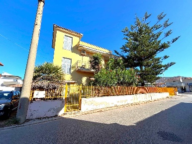 Foto Appartamento in via cavalieri vittorio veneto, Mondragone di 110 m²
