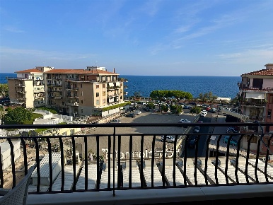 Foto Appartamento in Viale Alcide de Gasperi  52, Catania Rotolo di 130 m²