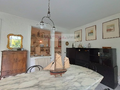 Foto Villa a schiera a Montignoso Cinquale di 220 m² con 7 locali