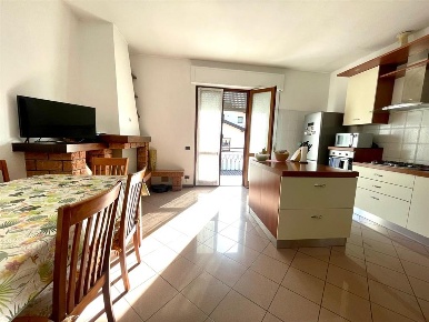 Foto Appartamento in Via Monte Confinale, Varese Valle Olona di 100 m²