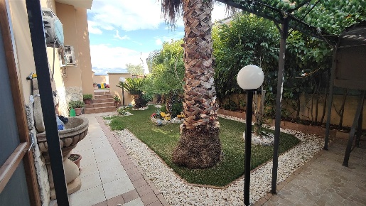 Foto Villa bifamiliare a Marano Principato di 250 m² con 9 locali