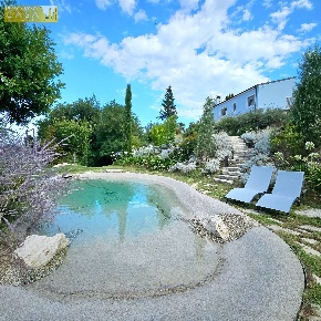 Foto Villa singola in C.da De Contro 1 km dal centro, Teramo di 260 m²