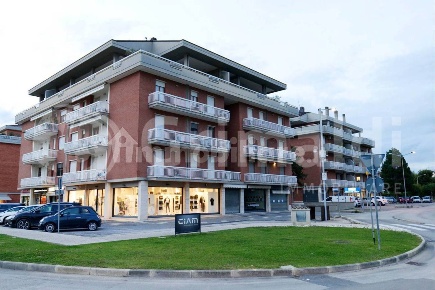 Foto Appartamento in Via Roma 107, Bastia Umbra Bastia di 150 m² in vendita