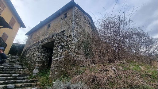 Foto Rustico in Fossetta, Careggine di 190 m² con 8 locali in vendita