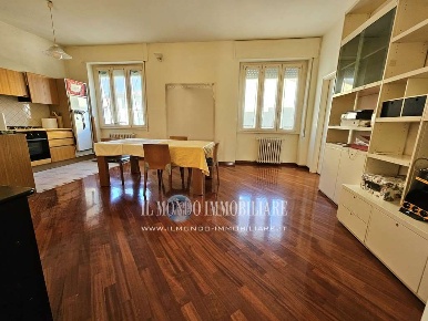 Foto Appartamento in MILANESI, Firenze di 130 m² con 6 locali in vendita