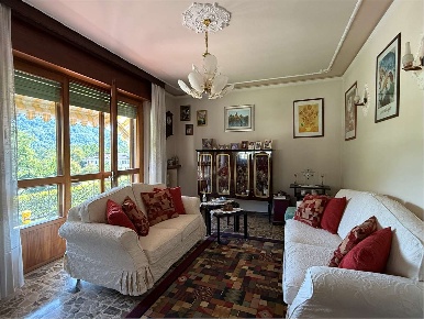 Foto Casa indipendente a Revine Lago di 244 m² con 9 locali in vendita