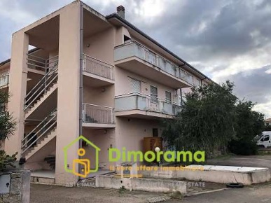 Foto Magazzino in Via Giuseppe Parini, Valledoria Codaruina di 390 m²
