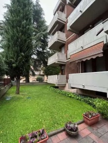 Foto Appartamento in Via Vasari, Verona Stadio di 116 m² con 6 locali