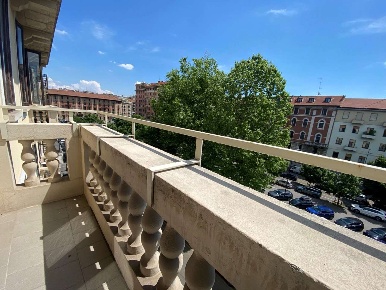 Foto Appartamento in Via Benedetto Marcello, Milano di 130 m² con 4 locali