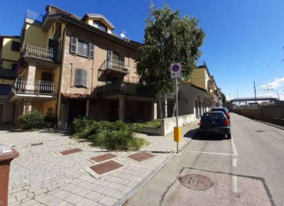 Foto Box in Via S. Carlo, Nizza Monferrato di 25 m² con 1 locali in vendita