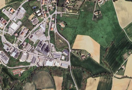 Foto Magazzino in Via Veregrense, Montegranaro di 85 m² con 1 locali