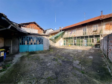 Foto Appartamento in via san martino, Montanaro di 160 m² con 5 locali