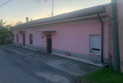 Foto Appartamento in Via Marconi, Cassano Magnago di 87 m² con 4 locali
