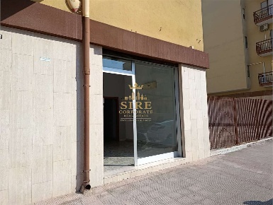 Foto Negozio in Via Bachelet 11, Trani di 50 m² con 3 locali in affitto