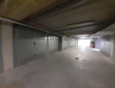 Foto Box in Via San Carlo, Nizza Monferrato di 20 m² con 1 locali