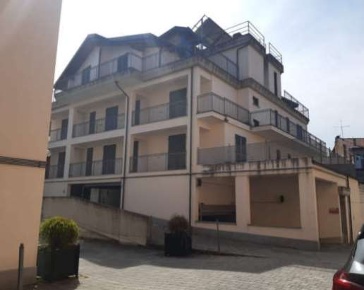 Foto Appartamento in Via San Carlo, Nizza Monferrato di 98 m² con 4 locali