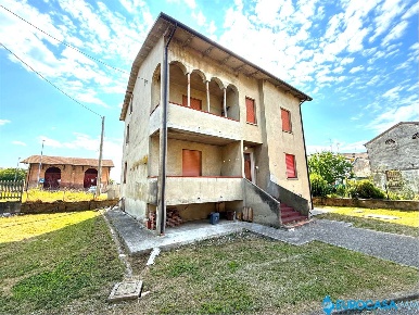 Foto Casa indipendente in Via Roma 182, Rolo Lancenigo Villorba di 198 m²