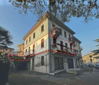 Foto Appartamento in V.lo Municipio, Verona Avesa di 118 m² con 6 locali