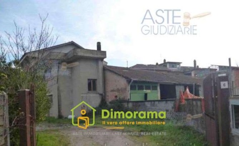 Foto Capannone industriale in Via Colonna, Pieve a Nievole Centro di 263 m²