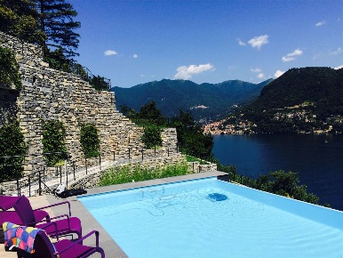 Foto Appartamento in Via Vitani  SNC, Como Centro Storico di 300 m²