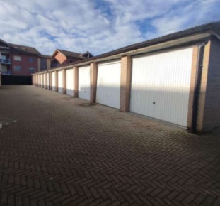 Foto Box in Strada Fontana D'Orto, Acqui Terme Centro di 23 m² con 1 locali