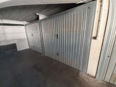 Foto Box in Via S. Carlo, Nizza Monferrato di 20 m² con 1 locali in vendita