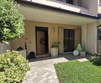 Foto Villa a schiera a Ghedi Centro di 189 m² con 4 locali in vendita