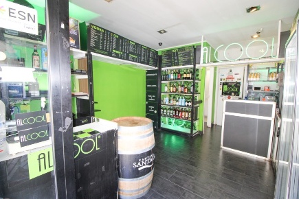 Foto Attività commerciale a Cagliari Marina di 40 m² in vendita