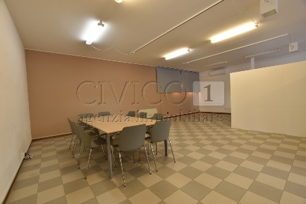 Foto Locale commerciale in Viale Strasburgo, Rubano Centro di 140 m²