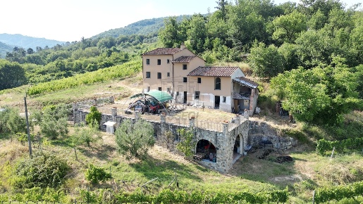 Foto Casale in Via del Francia 95, Lucca Maggiano - San Macario di 400 m²