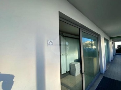 Foto Negozio in Via della Vetraia, Viareggio Bicchio - Varignano di 72 m²