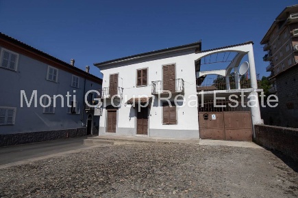 Foto Appartamento a Strevi di 380 m² con 15 locali in vendita