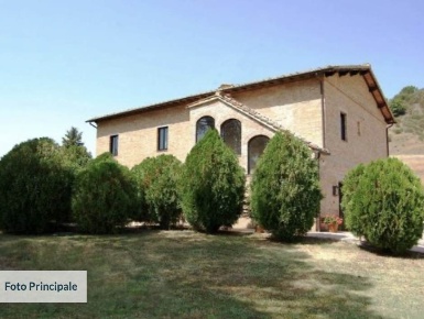 Foto Agriturismo a Montalcino di 855 m² con 21 locali in vendita