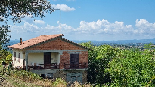 Foto Rustico a Montebuono di 350 m² con 4 locali in vendita