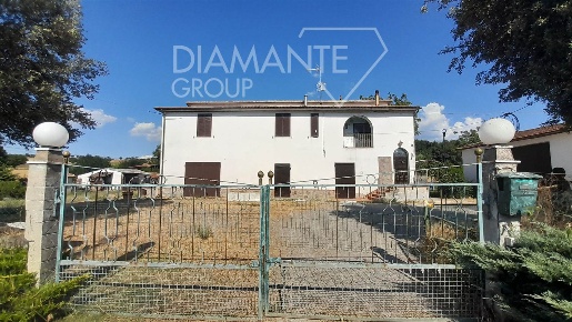 Foto Cessione attività a Cinigiano Centro di 320 m² con 6 locali in vendita