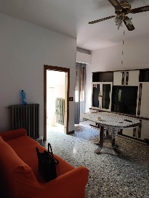 Foto Appartamento a Martinsicuro Centro di 120 m² con 8 locali in vendita