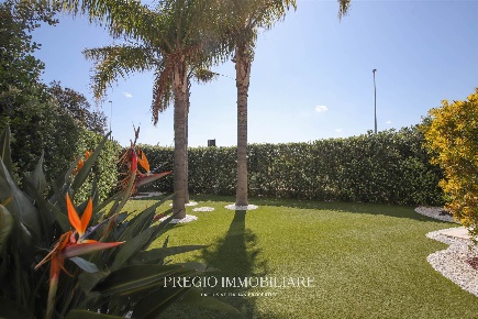 Foto Appartamento in Via Conchia, Monopoli Centro di 92 m² con 3 locali