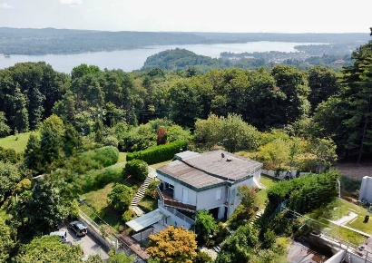 Foto Villa singola in dagnente, Arona di 250 m² con 4 locali in vendita